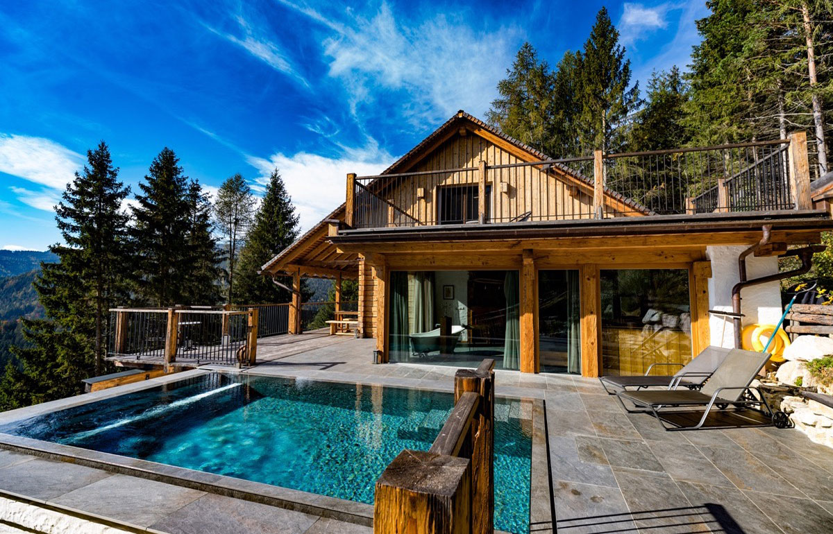 Waldhaus Luxury Chalet with InfinityPool Winterwonderland